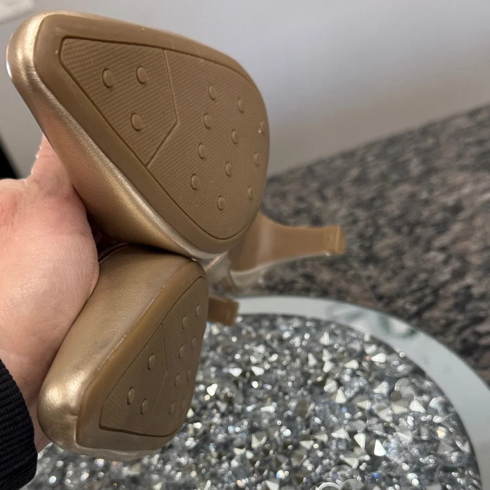 Life Simply comfort Stride Gold shimmer Strappy Heels NWOT 8W